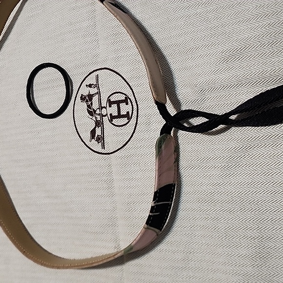 Max Mara  size 27 adjustable - Picture 6 of 7